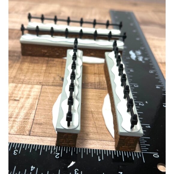 Department 56 5807-6 Churchyard Fence Extensions Heritage Village Set Of 4 - Picture 1 of 4